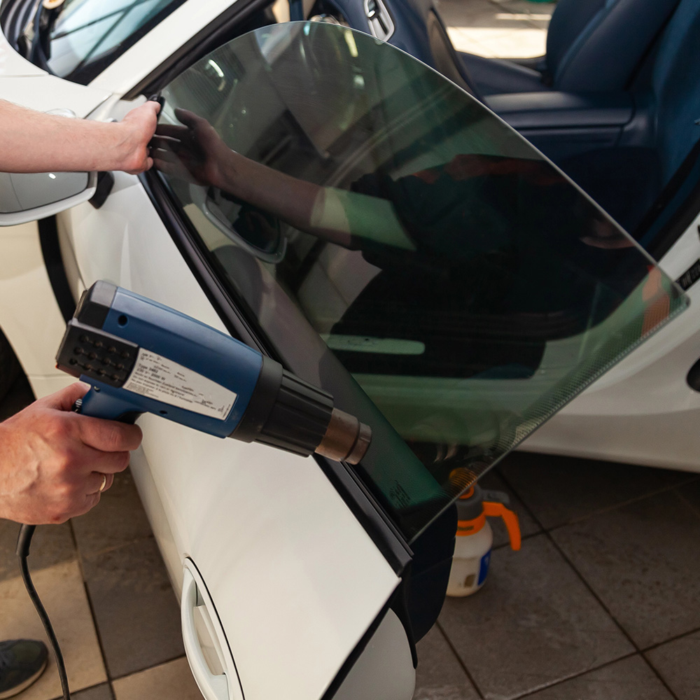 instalacion-filtro-solar-vidrio-vehiculo